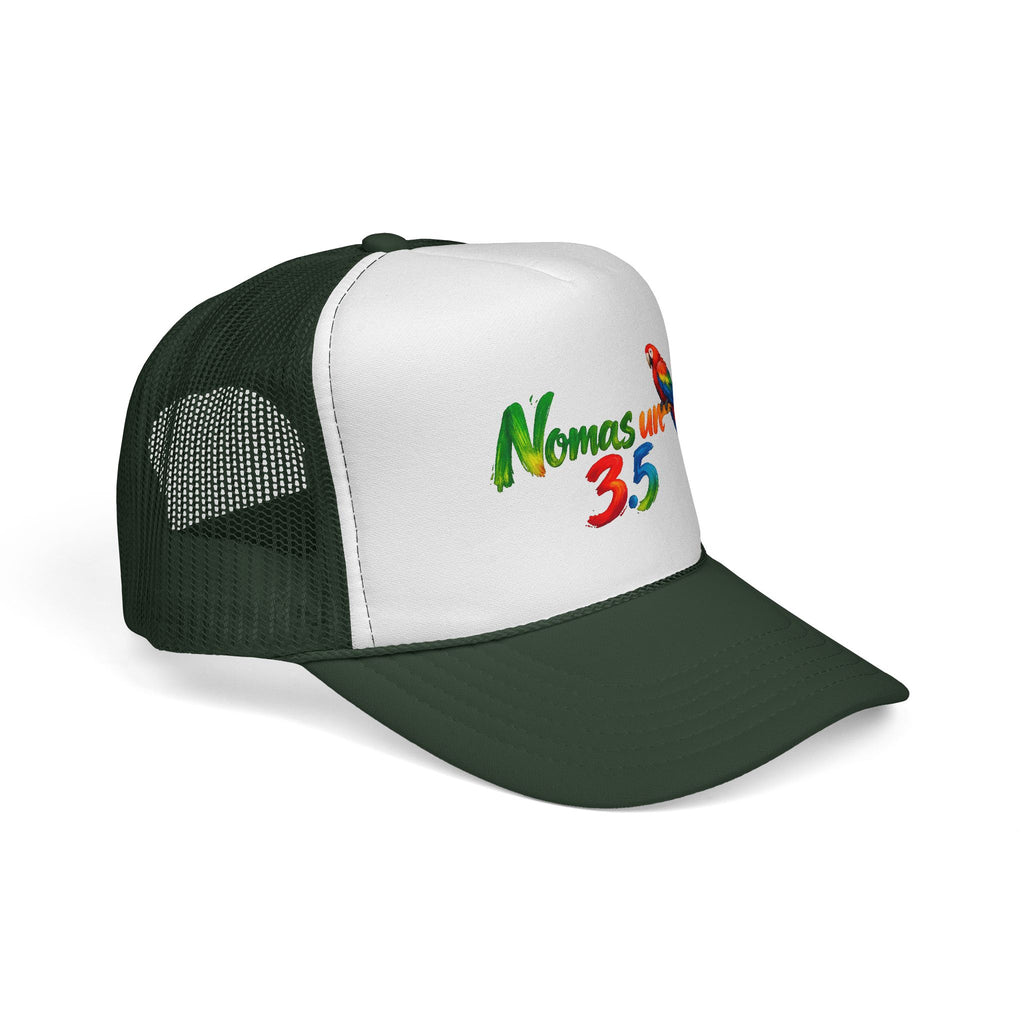 Trucker Cap — 'Nomas un 3.5' Colorful Parrot Beach Hat