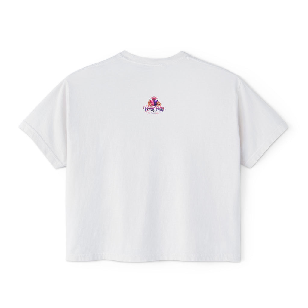 Boxy Tee — Spanish Script "Chicas no olviden que es mejor ser envidiadas" Feminine Graphic Top